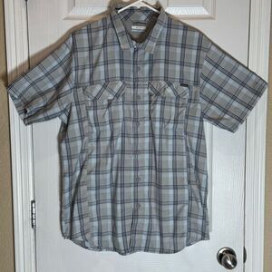 Columbia Omni Shade Men’s Large Short Sleeve Fishing Shirt Vented Blue Grey